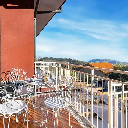 Daire Hostdomus - Sunrise Sea View - Finale Ligure