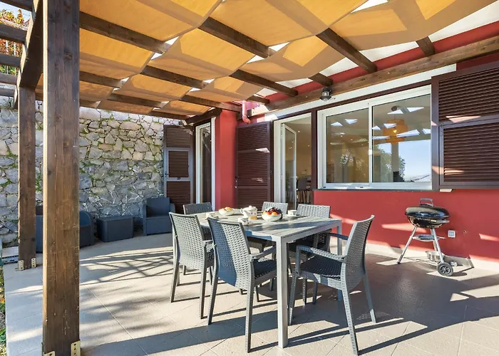 Hostdomus - Sunrise Platinum Sea View - Finale Ligure Apartment *