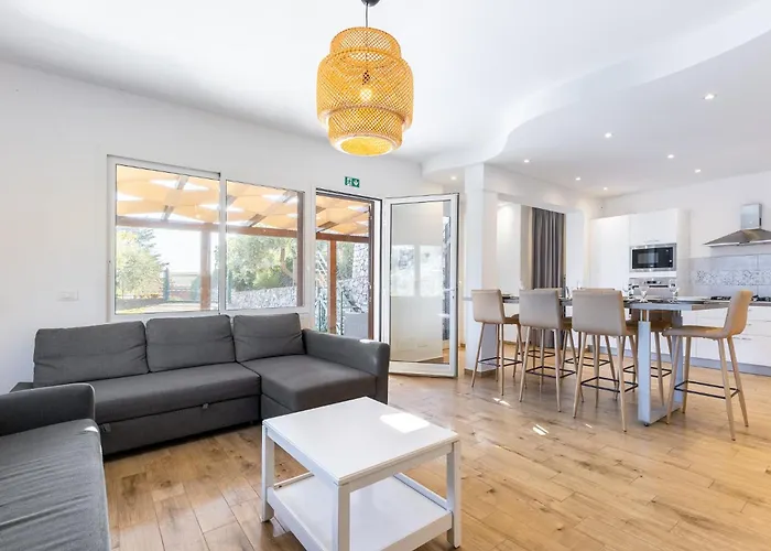 Hostdomus - Sunrise Platinum Sea View - Finale Ligure Apartment
