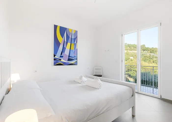 Hostdomus - Sunrise Platinum Sea View - Finale Ligure *