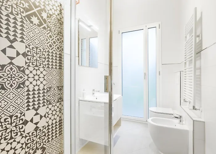 Hostdomus - Sunrise Platinum Sea View - Finale Ligure Appartement *