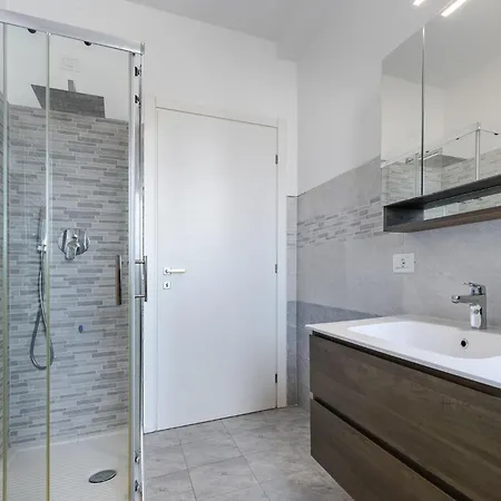 Apartamento Hostdomus - Sunrise Sea View - Finale Ligure *