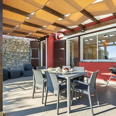 Hostdomus - Sunrise Sea View - Finale Ligure Διαμέρισμα *
