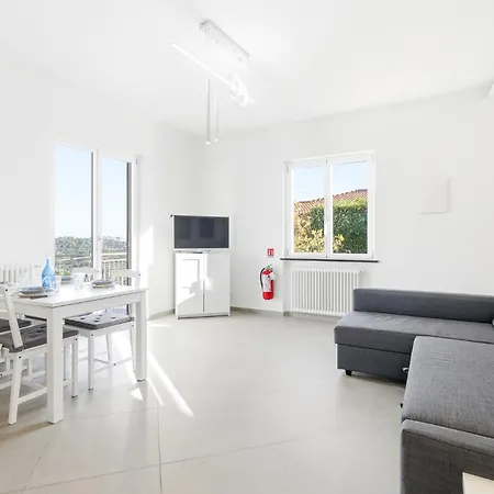 Appartement Hostdomus - Sunrise Platinum Sea View - Finale Ligure *