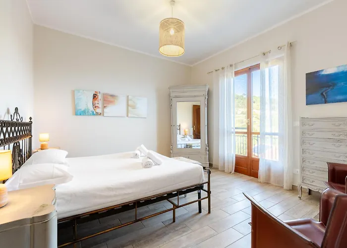 Hostdomus - Sunrise Sea View - Finale Ligure Lejlighed *
